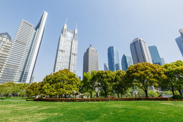 Obraz premium Lujiazui Financial Center Park scenerii w Szanghaju ， Chiny