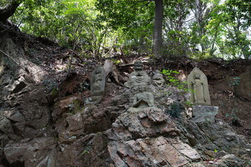 地蔵　日本　信仰　お供え物