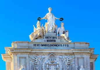 Obraz premium The Arco Triunfal of the Rua Augusta (Entrance to the Comercio square) in Lisbon, Portugal