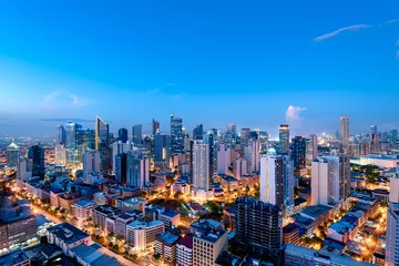 Photo sur Plexiglas construction de la ville Eleveted, night view of Makati, the business district of Metro Manila.