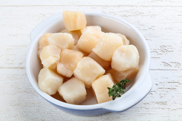 Raw scallops