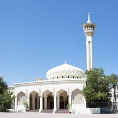 Fototapeta na wymiar Dubai, a mosque and a minaret.