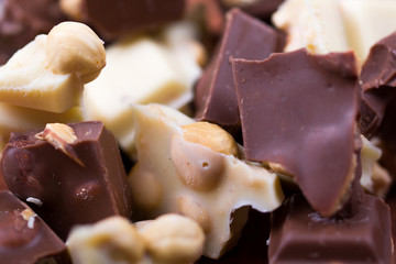 Nut chocolate pieces