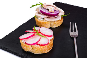 Sandwich of Corn Bread and Mushrooms