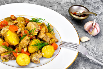 Stewed Quince with Potatoes, Carrots, Onions and Meat