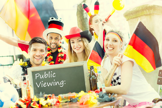 Freudige Deutsche Fussballfans