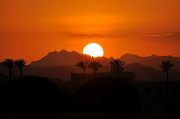 Fototapeta na wymiar The sunset over the mountains of the Sinai Peninsula Sharm El-Sheikh . Egypt 