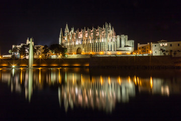 Obraz premium Palma de Mallorca cathedral at night