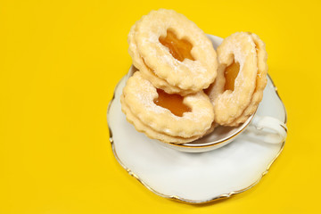 Shortbread cookies with jam