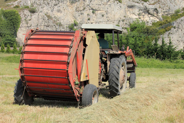 Tracteur et matériel agricole