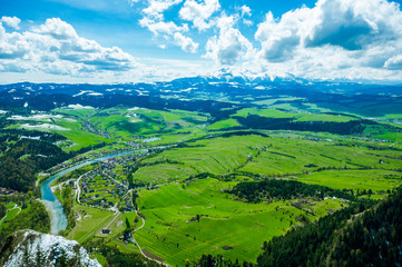 Wieś u podnóża Trzech Koron © Jakub Kałek