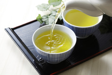 緑茶　Cold green tea