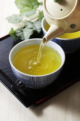 緑茶　Cold green tea