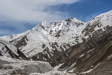 Georgia, the Georgian Military Road . Types Cross Pass neighborhoods with the highest point of 2384 meters.