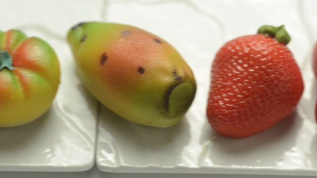 Marzipan مرصبان Marcip&aacute;n Marzapane &Alpha;&mu;&upsilon;&gamma;&delta;&alpha;&lambda;ό&pi;&alpha;&sigma;&tau;&alpha; Marcipan Massepain 마지팬 マルチパン 杏仁膏 Марципан Marcepan Marzip&atilde; Mazap&aacute;n Badem ezmesi מרציפן