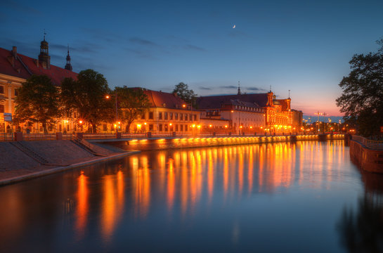 Wrocław wieczorny krajobraz miasta