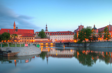 Obraz premium Wrocław wieczorny krajobraz miasta