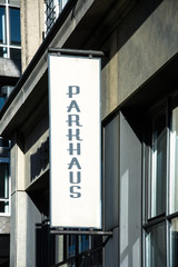 Schild 73 - Parkhaus
