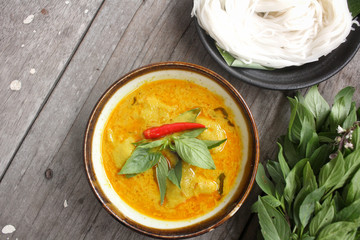 Thai curry with rice noodle