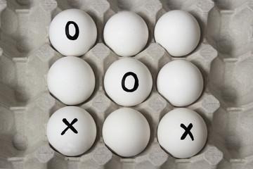 Drawing on eggs - tic-tac-toe game