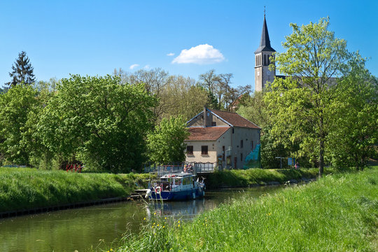 Kanal in Gro&szlig;blittersdorf  