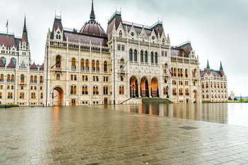 Fototapeta na wymiar The National Hungarian Parliament building entrance