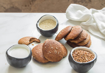 Buckwheat-oatmeal cookies with sesame seeds and ingredients