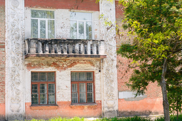 Fototapeta na wymiar The old building of the Soviet period