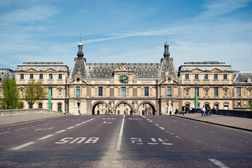 Obraz premium Main gate of Louvre