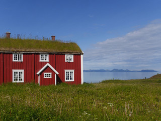 Grasdachhaus in Nordnorwegen