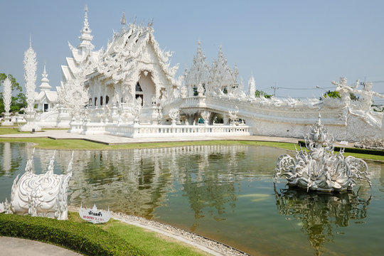 タイ チェンライ ワット・ロンクン寺院  Wat Rong Khun, Thailand
