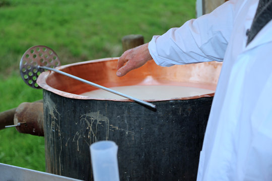 Cheesemaker Fat รูปภาพCheese-Maker – เลือกดูภาพถ่ายสต็อก เวกเตอร์ และวิดีโอ1,021 ...