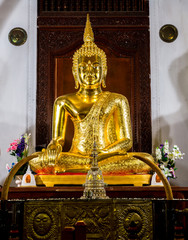 Obraz premium KANDY, SRI LANKA - Temple of the Tooth is a Buddhist temple that houses the relic of the tooth of Buddha. 