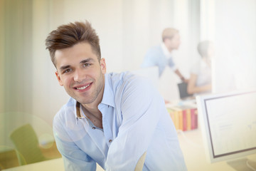 Obraz premium Portrait of smiling office worker