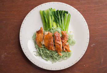 Green noodle with duck meet and vegetable