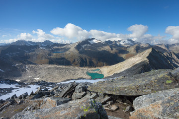 Obraz premium trekking in the Italian Alps; it's autumn with no people around