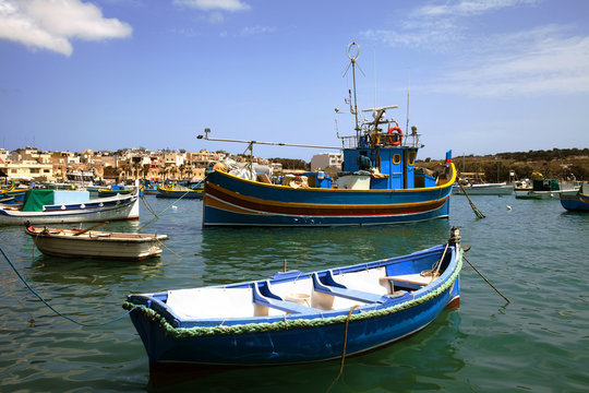 Luzzus, Fischerboot im Hafen von Marsaxlokk, Malta