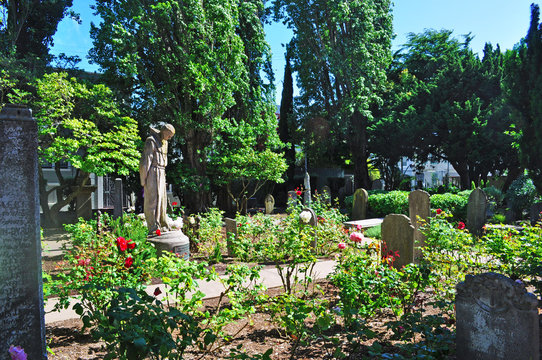 Il cimitero di San Francesco l’11 giugno 2010, il più antico terreno di sepoltura a San Francisco, usato come location da Hitchcock ne La donna che visse due volte 