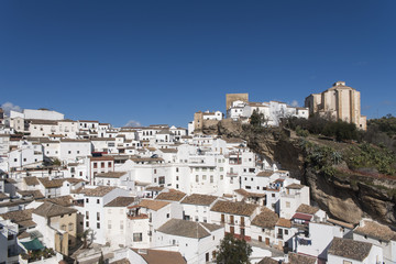 Fototapeta na wymiar Pueblos blancos de la provincia de Cádiz, Setenil de las Bodegas