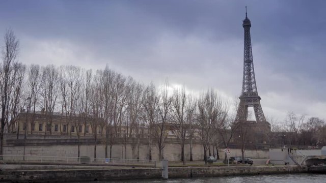 paris view during the winter tourism river 4k