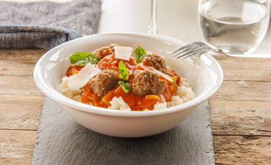 meat balls in tomato sauce