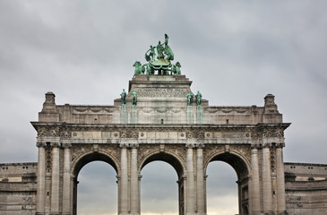 Fototapeta na wymiar Triumphal arch in Parc du Cinquantenaire – Jubelpark. Brussels. Belgium