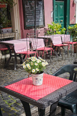 Obrazy na Szkle  Tradycyjna włoska restauracja w alejce