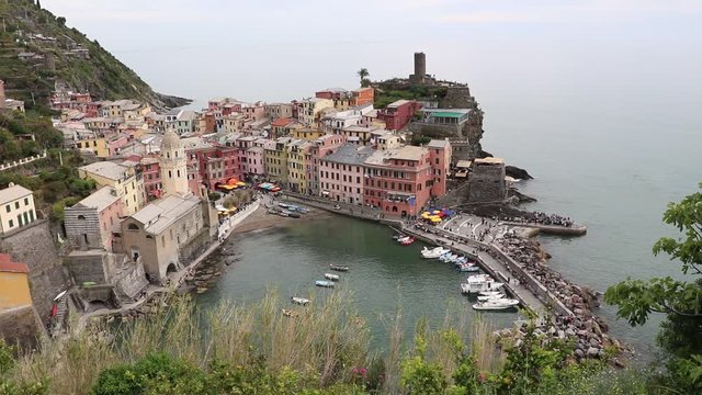 Holidays in Vernazza, Cinque Terre and the Amalfi Coast in Italy