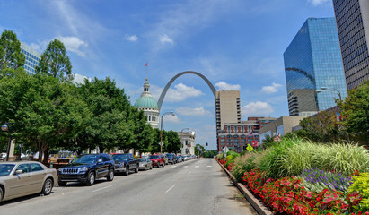 Fototapeta premium Downtown St. Louis, Missouri with the Gateway Arch.