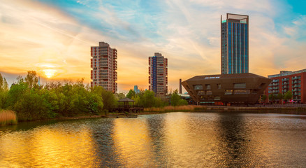 Obraz premium Sunset at Canada Water, London