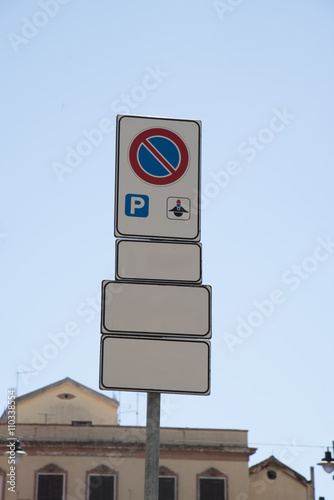 scarica cartello divieto di sosta