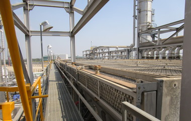 Oil refinery 