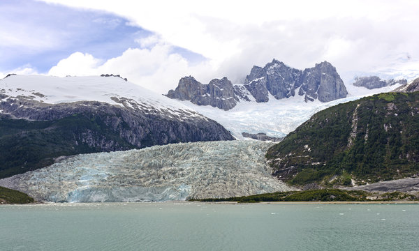 Tidewater Glacier and Dramatic Peaks