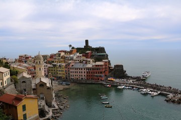 Obraz premium Cinque Terre Vernazza on the Amalfi Coast in spring, Italy